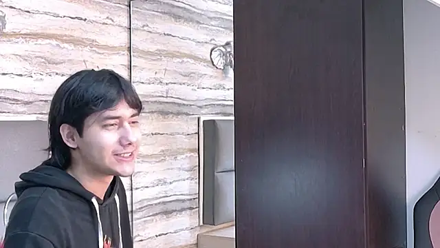 Snapshot of Lovers_21 chatting on 06/11/26, 04:20 Lovers 21 online show from 06/11/26, 04:20