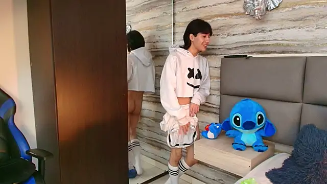 Lovers 21 online show from 12/05/25, 03:27