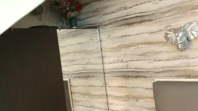 Lovers 21 online show from 12/19/25, 03:32