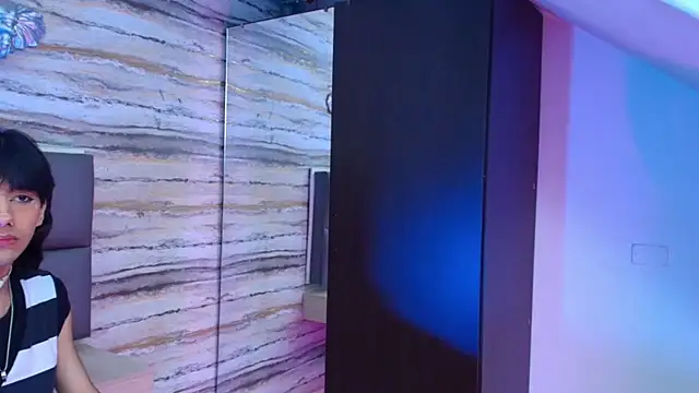 Lovers 21 online show from 11/19/25, 03:39