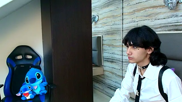 Lovers 21 online show from 12/21/25, 04:25