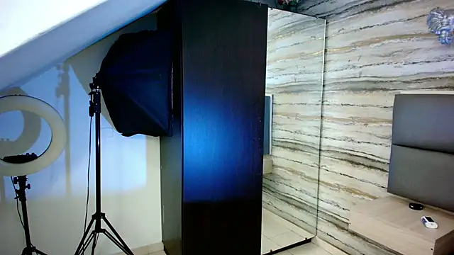 Lovers 21 online show from 11/15/25, 07:40