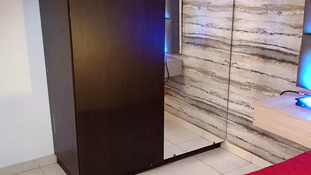 Lovers 21 online show from 12/17/25, 03:33