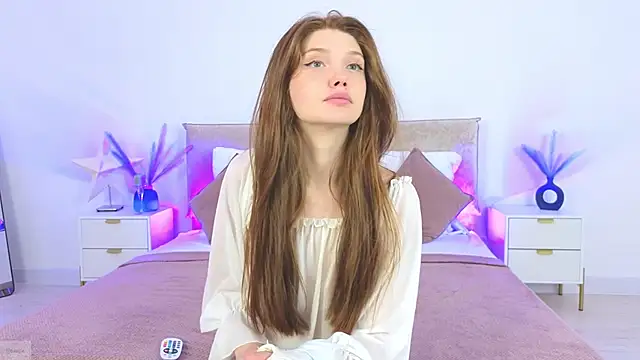Nicole Broown  online show from 09/29/25, 10:04