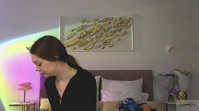 Nicole Broown  online show from 11/27/25, 09:37