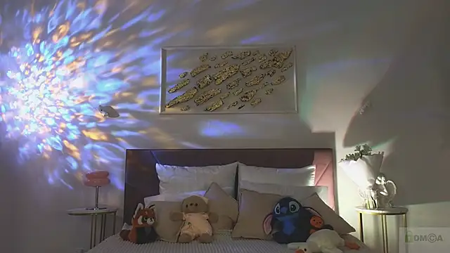 Nicole Broown  online show from 12/04/25, 09:14