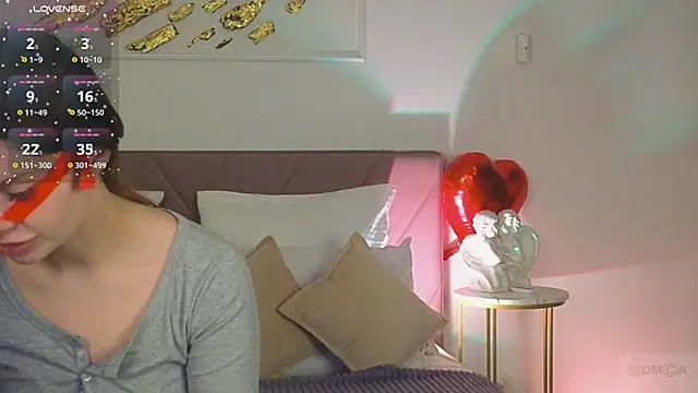 Nicole Broown  online show from 02/28/26, 09:03