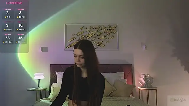 Nicole Broown  online show from 10/15/25, 08:50