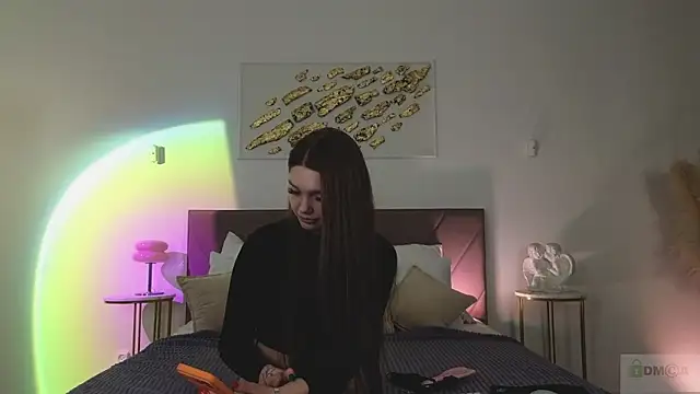 Nicole Broown  online show from 02/13/26, 09:04