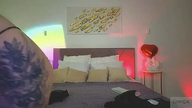 Nicole Broown  online show from 02/15/26, 09:14