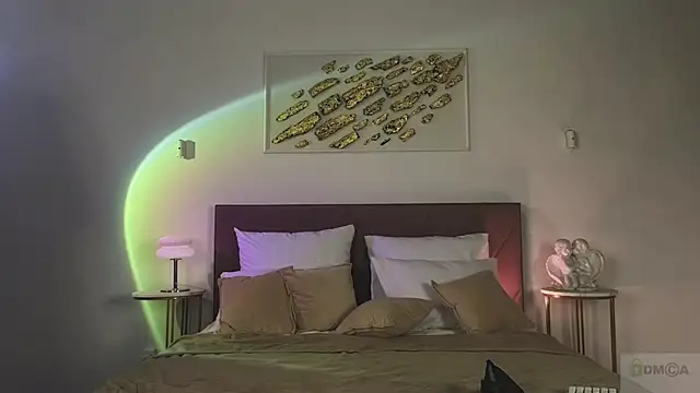 Nicole Broown  online show from 10/26/25, 09:15