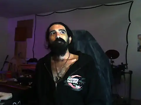 Snapshot of Neekaleek89 chatting on 10/24/25, 04:28 Neekaleek89 online show from 10/24/25, 04:28