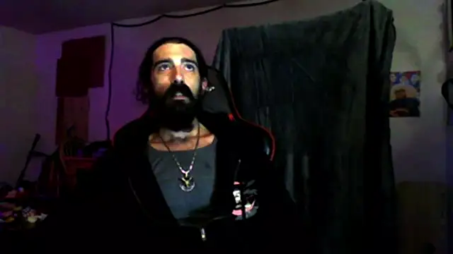 Snapshot of Neekaleek89 chatting on 10/23/25, 04:16 Neekaleek89 online show from 10/23/25, 04:16