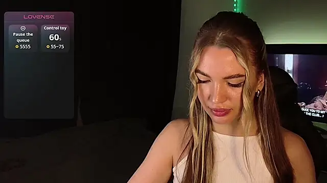 Snapshot of MissMaya__ chatting on 10/08/25, 07:47 MissMaya online show from 10/08/25, 07:47