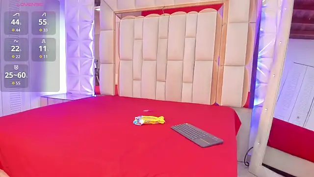 Sarah Adamss online show from 10/13/25, 01:02