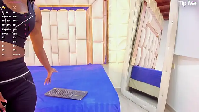 Sarah Adamss online show from 10/25/25, 12:17