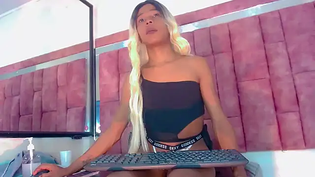 katherine x1 online show from 11/30/25, 04:24