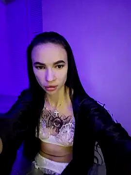 Snapshot of Julietta_001 chatting on 10/02/25, 06:44 Julietta 001 online show from 10/02/25, 06:44