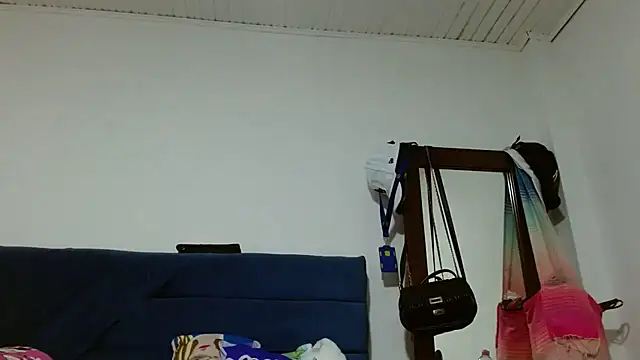 Maira Diaz online show from 12/19/25, 04:31