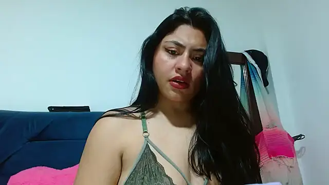 Maira Diaz online show from 12/17/25, 04:12