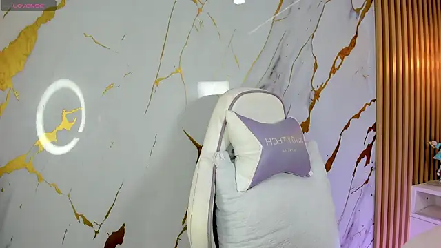 meridacute  online show from 10/21/25, 08:08