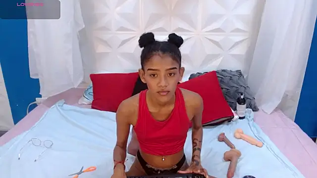 Snapshot of adisson_petite1 chatting on 12/03/25, 06:18 adisson petite1 online show from 12/03/25, 06:18