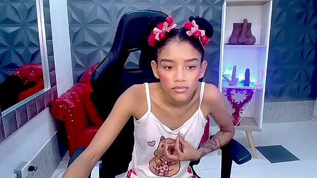 Snapshot of adisson_petite1 chatting on 02/21/26, 05:37 adisson petite1 online show from 02/21/26, 05:37