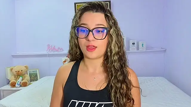 Snapshot of katiaa_lovv chatting on 10/07/25, 11:44 katiaa lovv online show from 10/07/25, 11:44