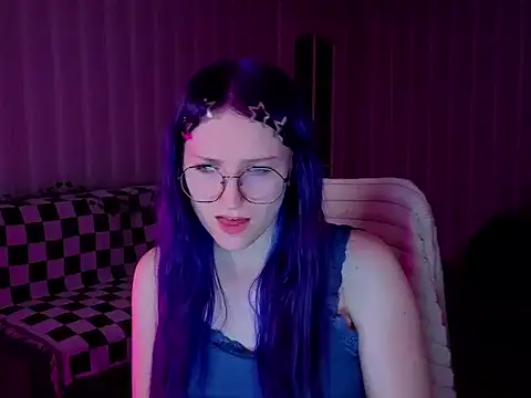 Snapshot of violet-siren-x chatting on 06/18/26, 10:48 violet-siren-x online show from 06/18/26, 10:48