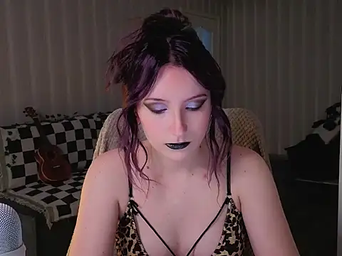 violet-siren-x online show from 05/12/26, 12:44