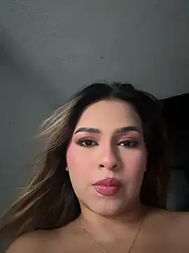 Snapshot of itsdanividarte chatting on 04/17/26, 10:45 itsdanividarte online show from 04/17/26, 10:45