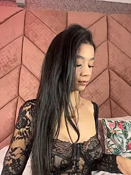 Snapshot of ChloeRosses chatting on 02/17/26, 03:37 ChloeRosses online show from 02/17/26, 03:37