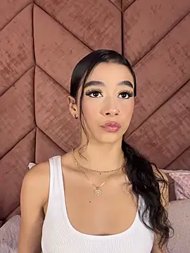 Snapshot of ChloeRosses chatting on 02/03/26, 03:37 ChloeRosses online show from 02/03/26, 03:37