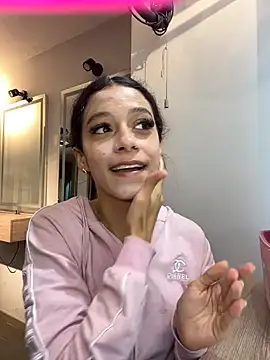 ChloeRosses online show from 04/19/26, 08:22