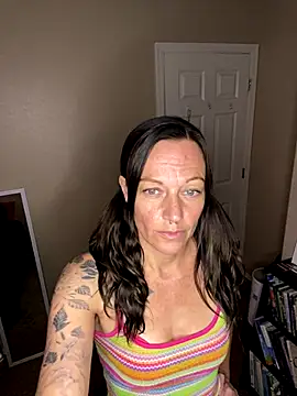 DesertLuxe online show from 10/27/25, 07:26