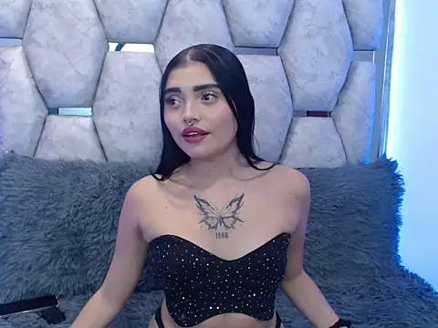 AnalyMilles online show from 10/28/25, 08:41