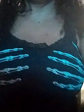 MEYBELLATINA online show from 10/31/25, 11:11