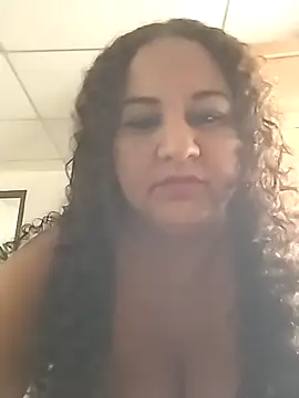 Snapshot of MEYBELLATINA chatting on 10/02/25, 08:01 MEYBELLATINA online show from 10/02/25, 08:01