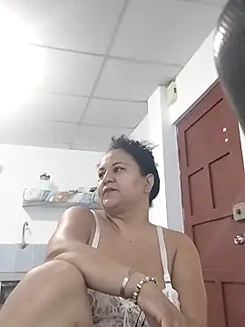 MEYBELLATINA online show from 02/13/26, 08:53