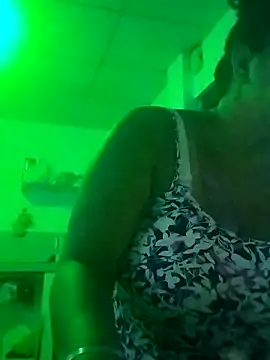 MEYBELLATINA online show from 03/04/26, 09:00