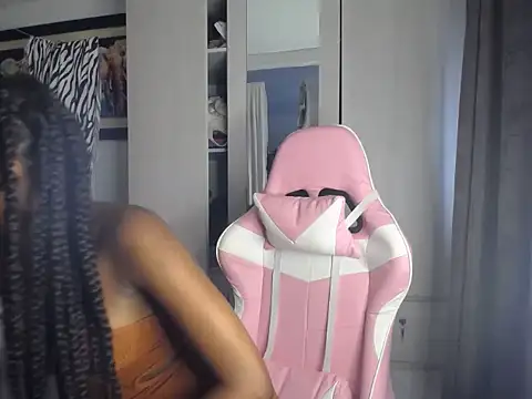 Nahomyyy online show from 02/27/26, 07:14