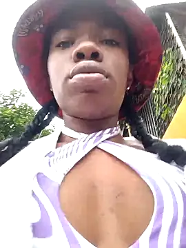 Nahomyyy online show from 10/12/25, 11:55