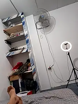 Snapshot of ANTHONYHOTT69 chatting on 10/07/25, 11:28 ANTHONYHOTT69 online show from 10/07/25, 11:28