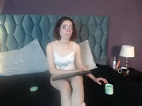 sophie blaake online show from 10/16/25, 03:15