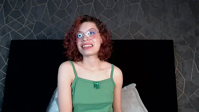 sophie blaake online show from 11/24/25, 03:17