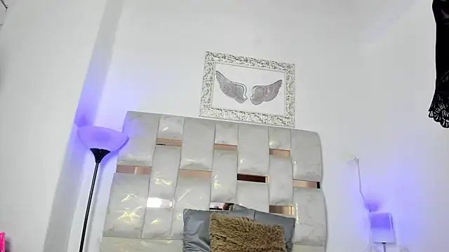 Nyra 18 online show from 11/26/25, 03:39