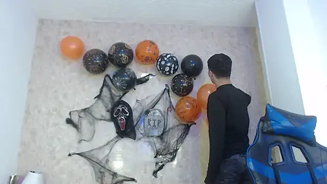 Aaron Foxxx online show from 11/04/25, 12:42