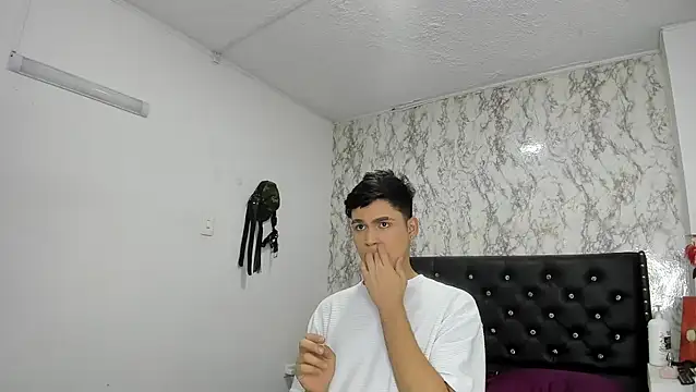 Aaron Foxxx online show from 11/07/25, 01:26