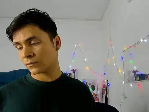 Aaron Foxxx online show from 11/30/25, 07:14