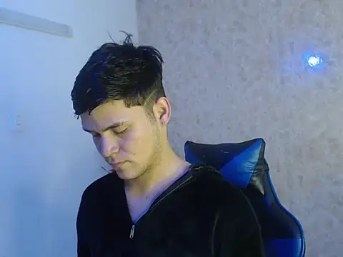 Aaron Foxxx online show from 10/22/25, 01:21